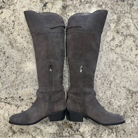 BNWOB Vince Camuto Dark Grey Suede Over The Knee Boots Size 8 - Picture 4 of 9